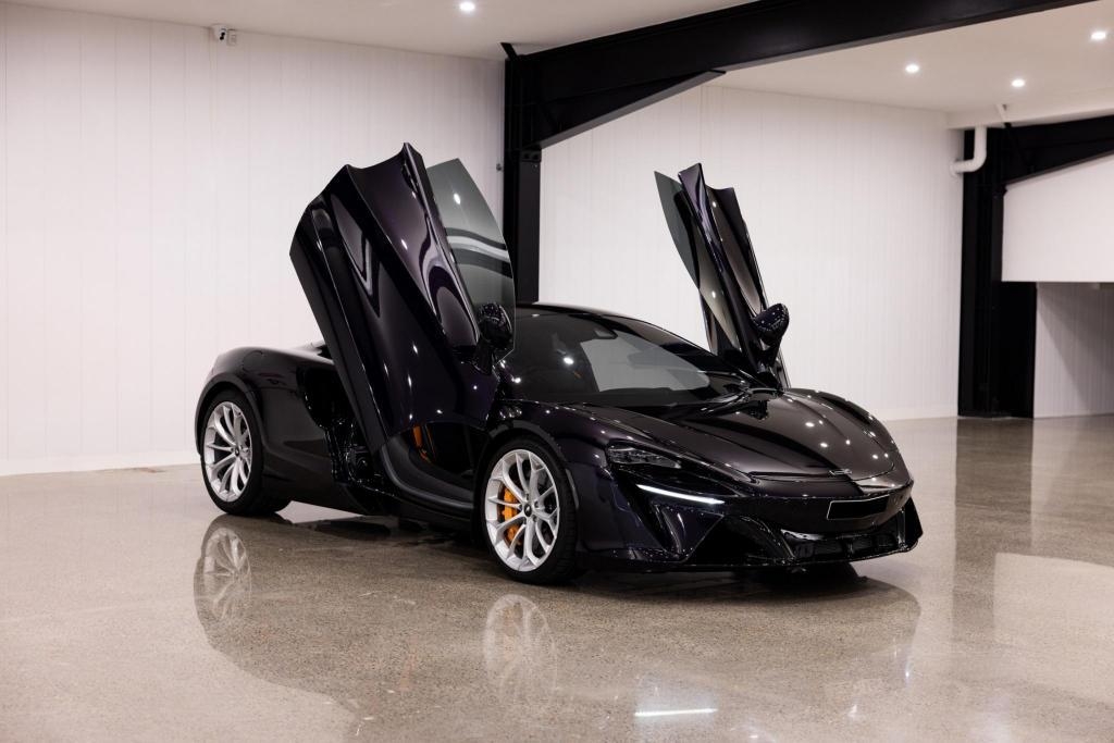 MCLAREN ARTURA