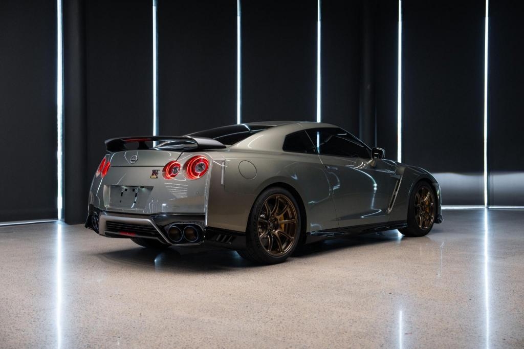 Nissan GT-R