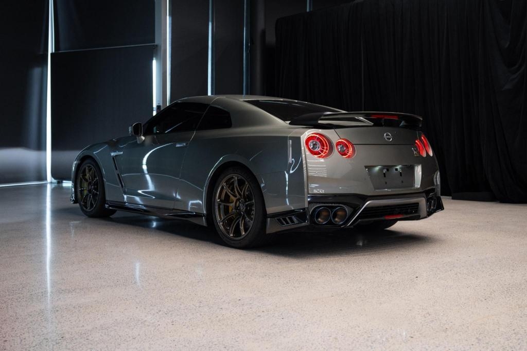 Nissan GT-R